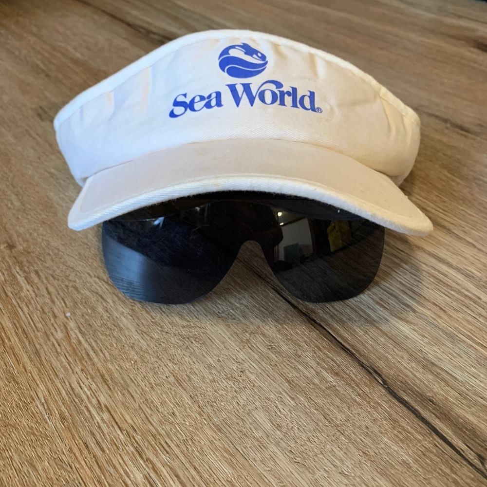 Rare Vintage 80s Sea World visor hat w/ attachable sunglasses - NEW